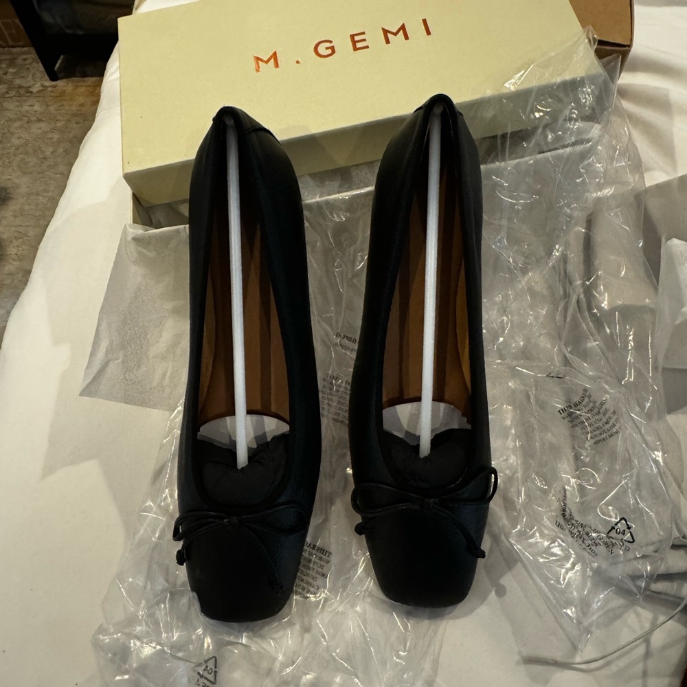 NWT Never worn M Gemi black The Danza Ballet Flats - Size 38.5